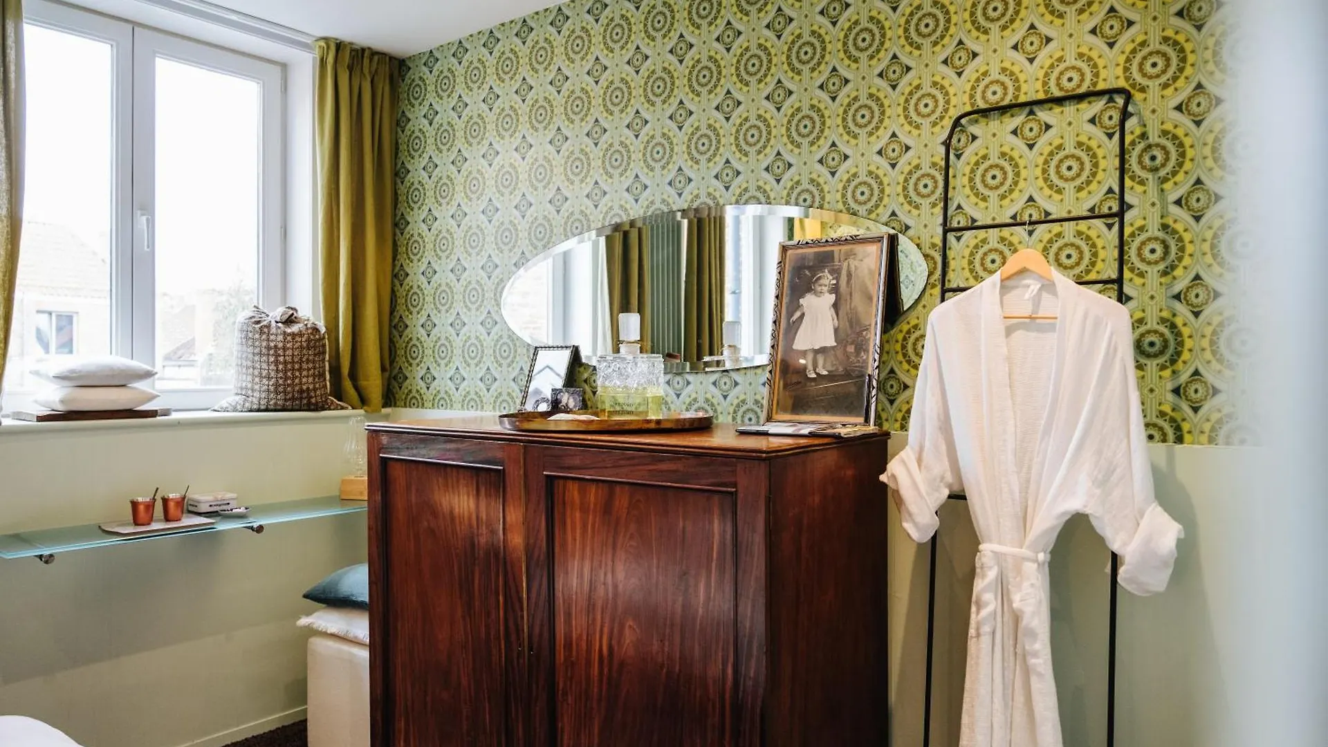 Cosy Stylish Private Room Along The Canal Bruges Alloggio in famiglia