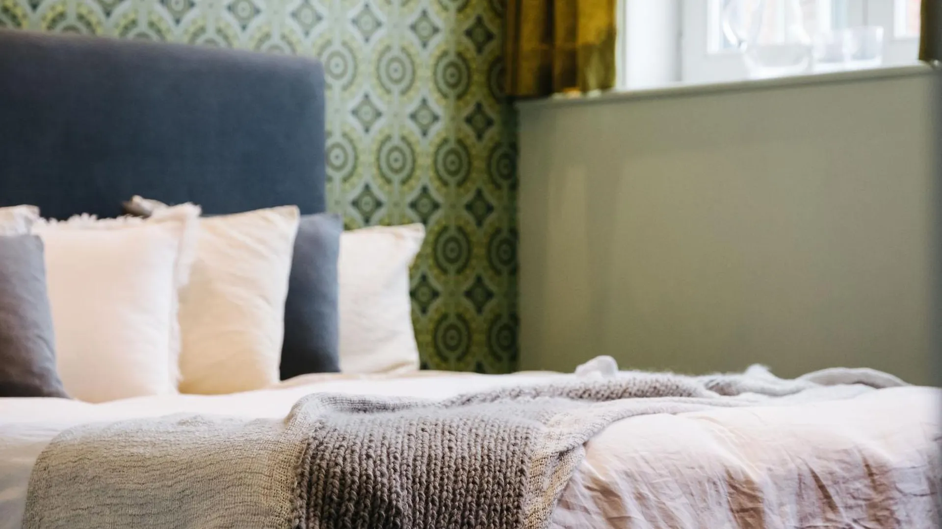 Rum i privatbostad Cosy Stylish Private Room Along The Canal Brygge Belgien